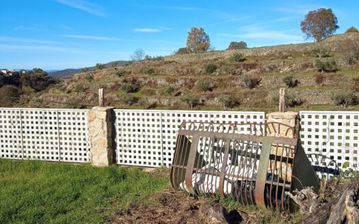 VENTA DE FINCA EN HERVÁS